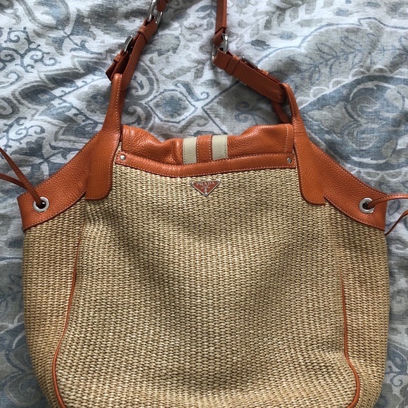 100% AUTH PRADA Leather/straw Daino Shoulder Bag - Picture 4 of 8
